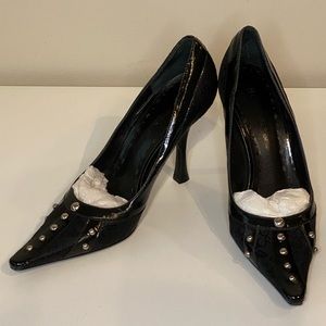 BCBG high Heels. Metal dobs - no imperfections.